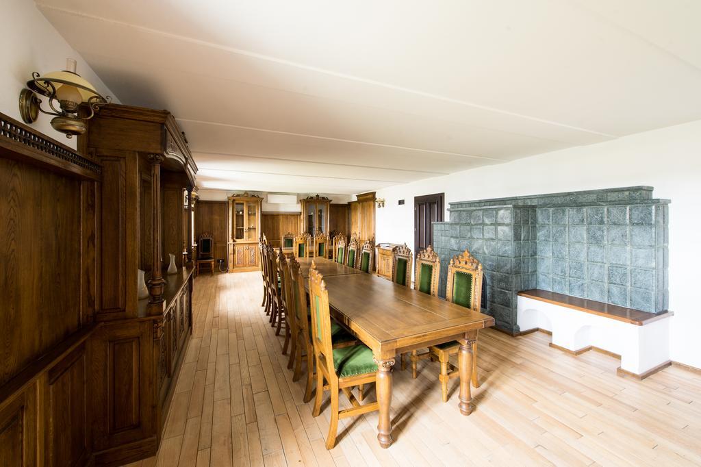Hotel Castel Royal Mosnita Noua Luaran gambar