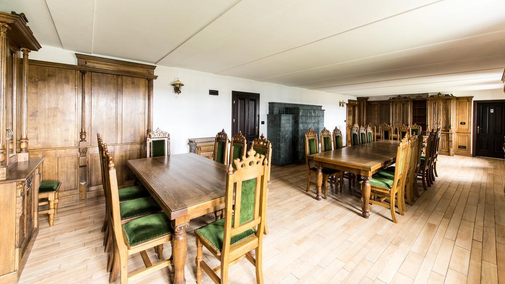 Hotel Castel Royal Mosnita Noua Luaran gambar