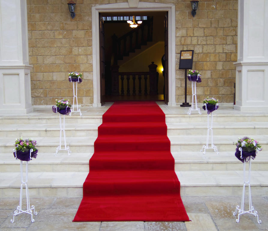 Hotel Castel Royal Mosnita Noua Luaran gambar